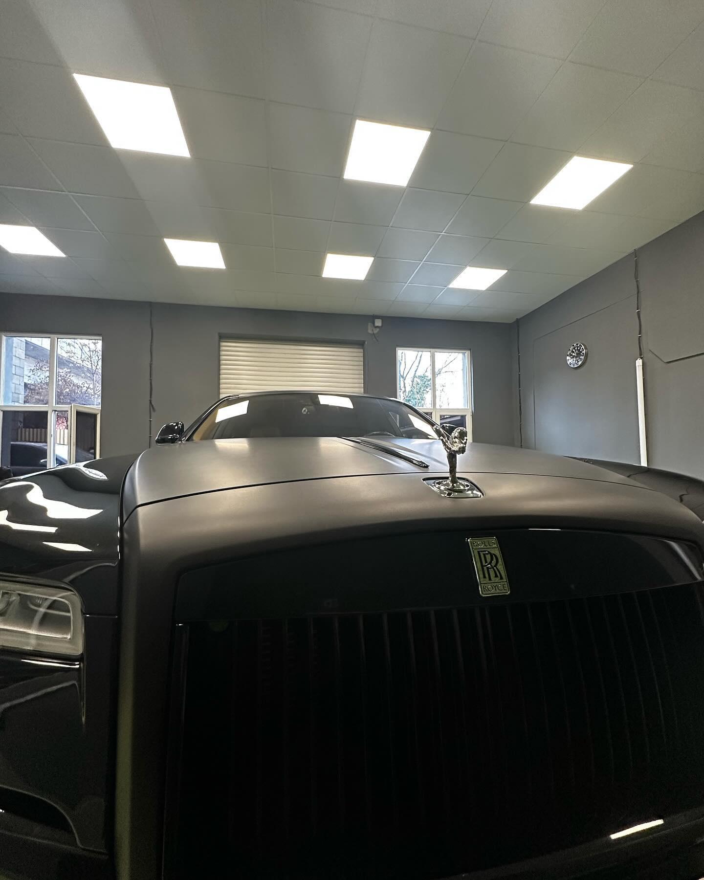 Rolls-Royce Ghost — chrome delete
